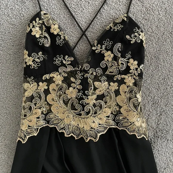 Lucy in the Sky | Dresses | Lucy In The Sky Tulum Lace Maxi Dress In Black  And Gold Size 2 Prom Dress | Poshmark